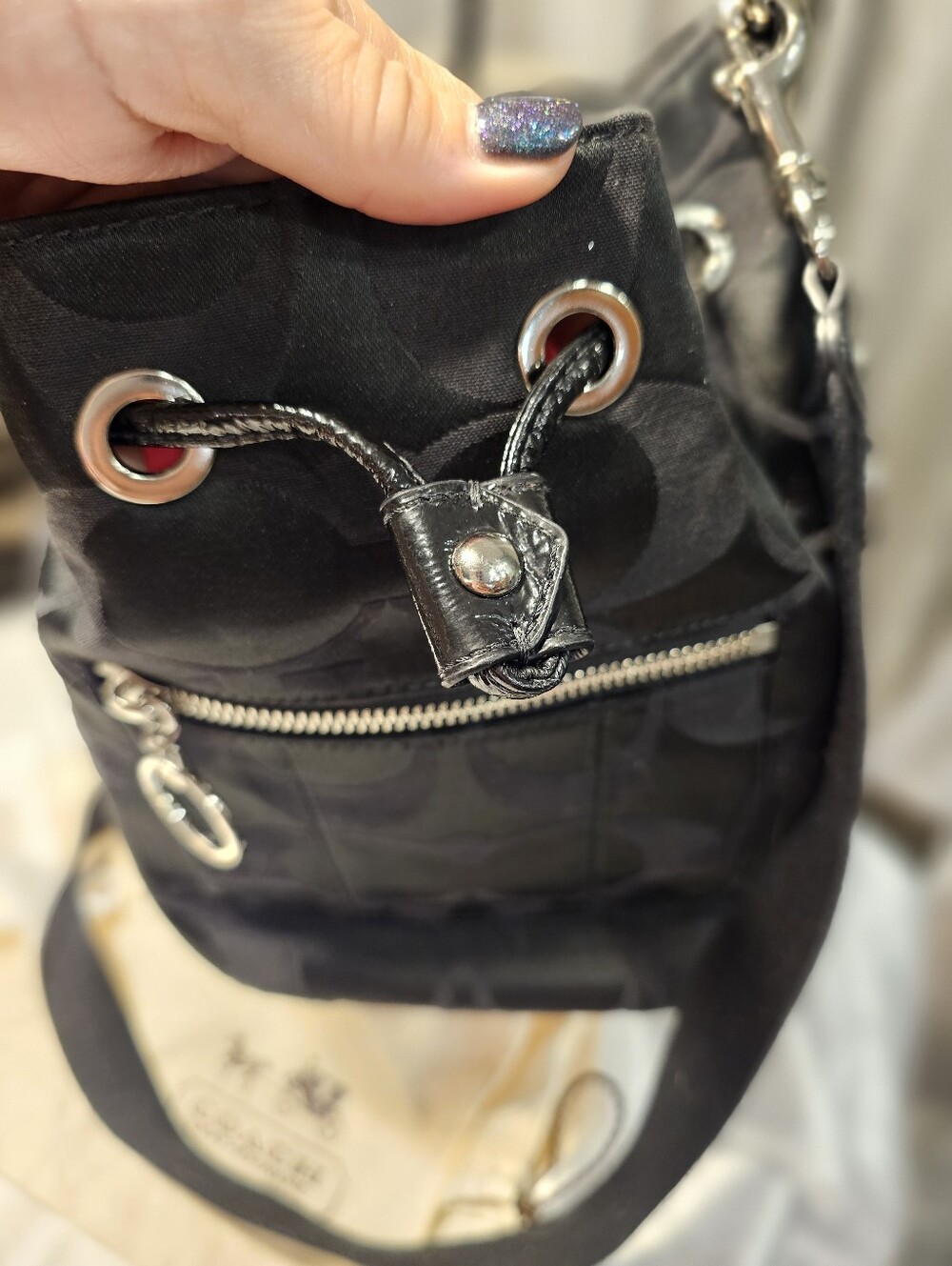Coach Poppy Black Signature Drawstring Bucket/Crossbody Hot Pink Interior - Picture 7 of 11